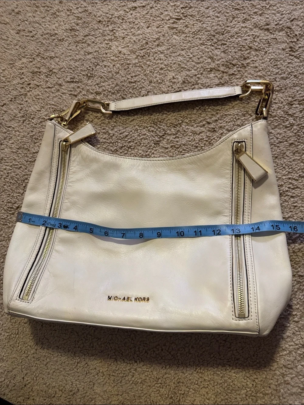 Michael Kors Cream Leather Shoulder Bag with Gold Hardware - Picture 13 of 16
